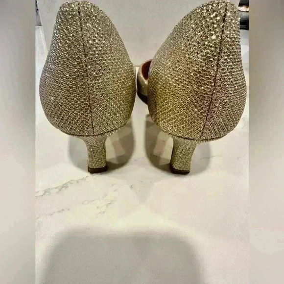 JEWEL Badgley Mischka Women's Dotty Bejeweled Wide Width Heels Gold Size 8.5 - Picture 5 of 11